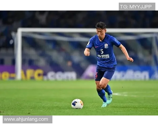 中国足球明星留洋生涯高光时刻:从绿茵场到世界舞台的突破与荣耀 中国足球明星留洋生涯高光时刻:从绿茵场到世界舞台的突破与荣耀