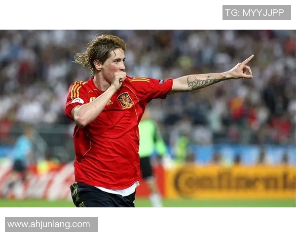 五大足球巨星的巅峰对决与精彩瞬间解析 五大足球巨星的巅峰对决与精彩瞬间解析