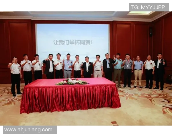 足球巨星齐聚华为中心，共同开启科技与体育跨界合作新篇章